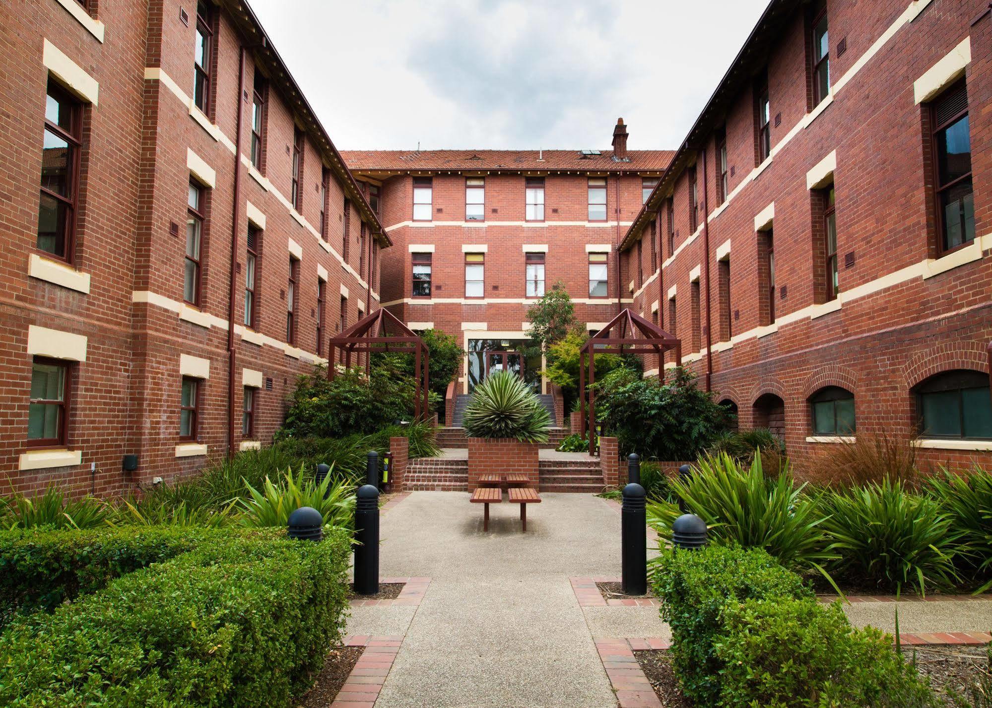 Hostel Yarra House Melbourne City Exterior foto